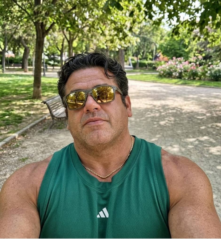 Foto de perfil de Humberto, cliente de Inkalab compartiendo su testimonio sobre el aumento de masa muscular y rendimiento físico.